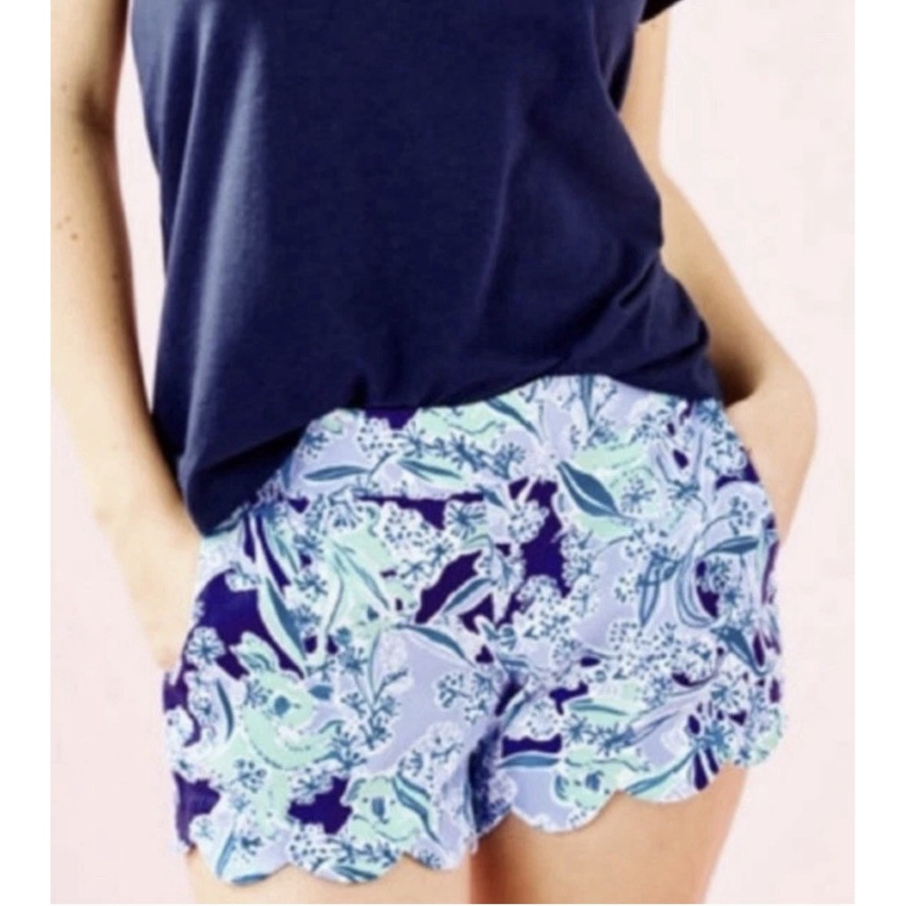 lilly pulitzer Women's dahlia shorts sz Small Blue Floral Scalloped Hem‎